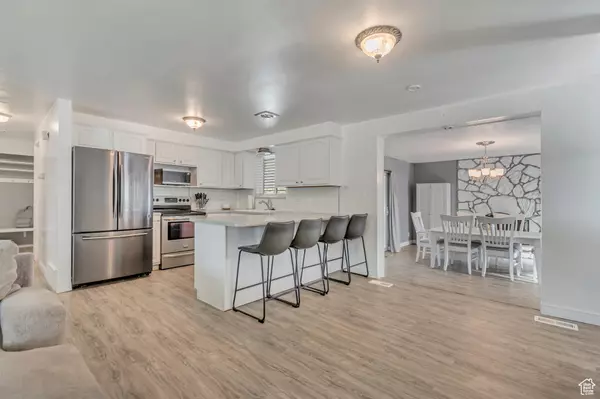 Roy, UT 84067,3854 S 1925 W