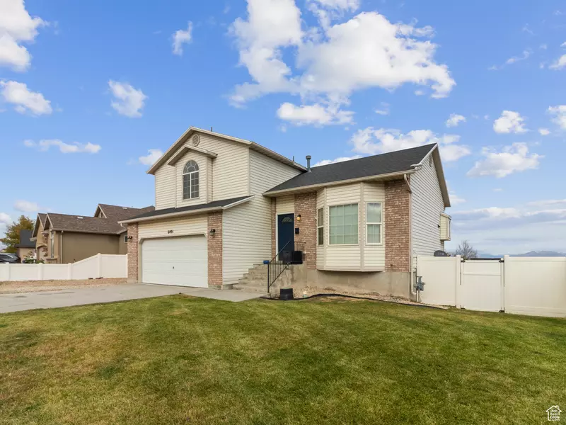 6401 S HIGH BLUFF DR, West Valley City, UT 84118