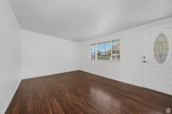 Ogden, UT 84404,607 E 875 N