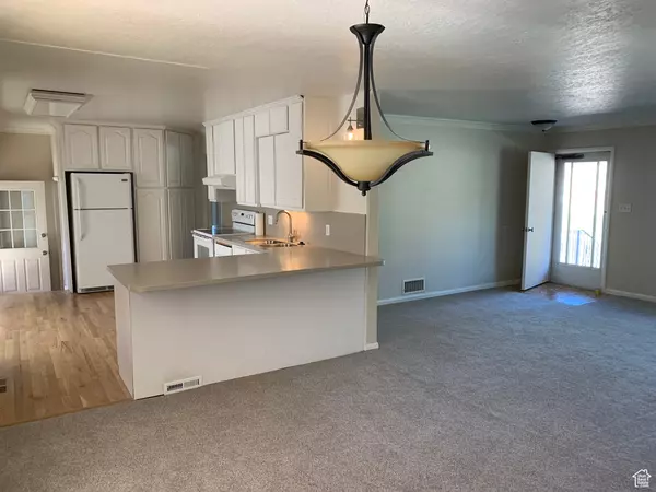 Murray, UT 84107,5 W 5878 S