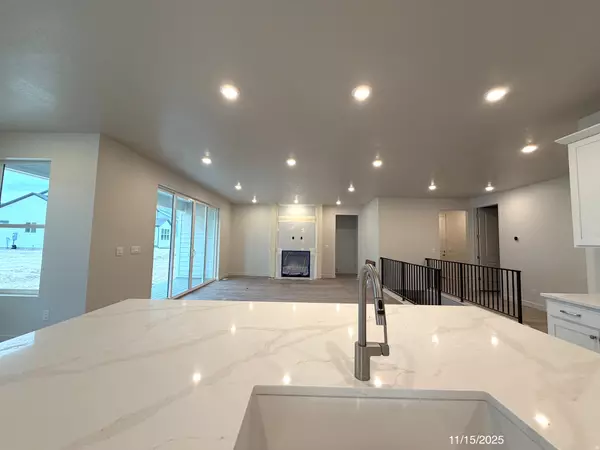 Eagle Mountain, UT 84005,3009 N LONE PINE ST #635