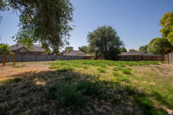8686 S TEMPLE DR, West Jordan, UT 84088