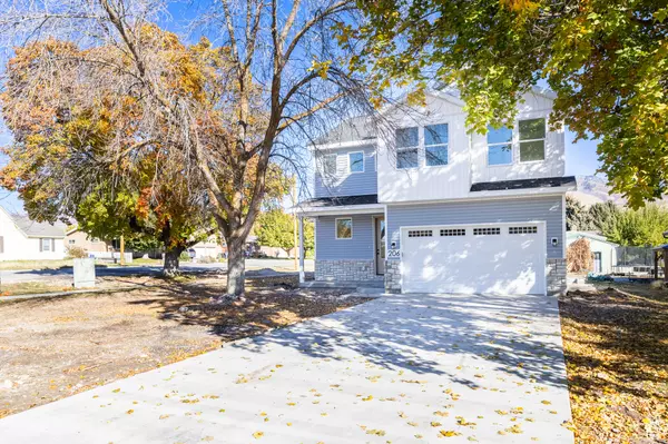 Smithfield, UT 84335,206 S 100 E