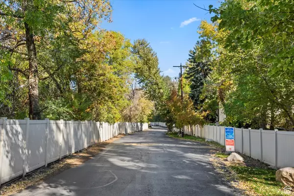 Murray, UT 84107,5396 S WILLOW LN E #E