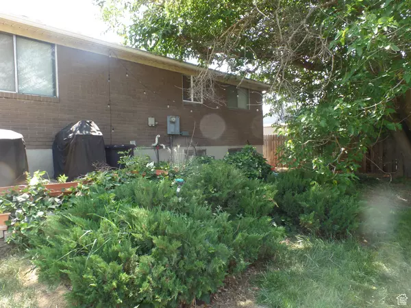 Sandy, UT 84094,1053 E 10600 S