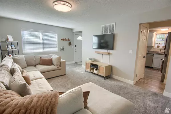 Roy, UT 84067,2672 W 5750 S