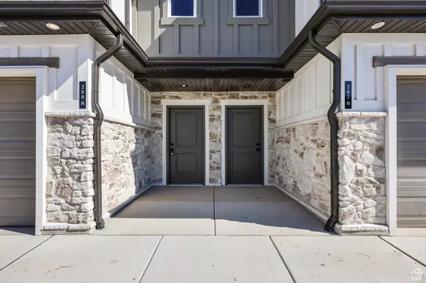 Ogden, UT 84404,370 N LIBERTY COVE DR