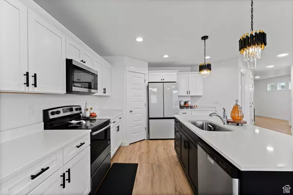 Saratoga Springs, UT 84045,664 N HIDDLESTON DR