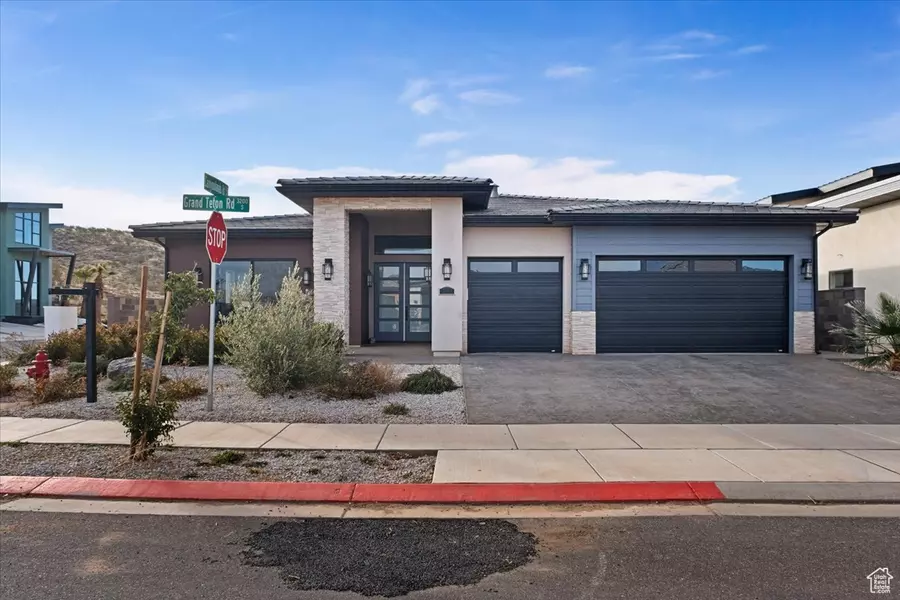 2011 W GRAND TETON RD, Hurricane, UT 84737