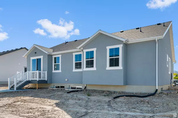 Clinton, UT 84015,2571 N 3200 W