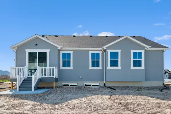 Clinton, UT 84015,2571 N 3200 W