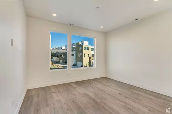 South Jordan, UT 84009,11009 S FREESTONE RD W #115