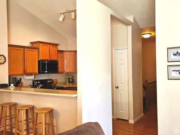South Jordan, UT 84095,10831 S WYNVIEW LN