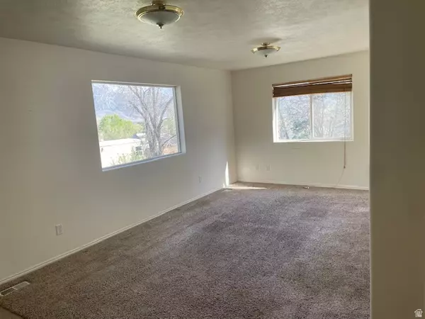 Elsinore, UT 84724,65 W 300 N