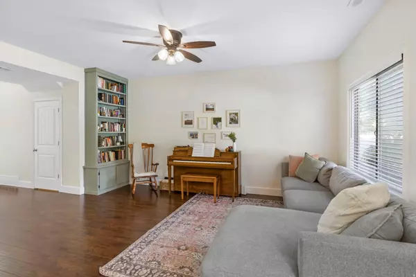 Midvale, UT 84047,7151 S 420 E