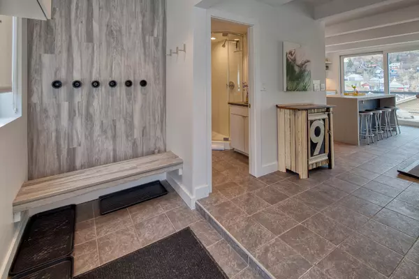 Park City, UT 84060,421 ONTARIO AVE