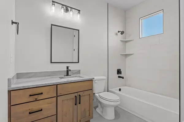 Hurricane, UT 84737,183 N 3620 W