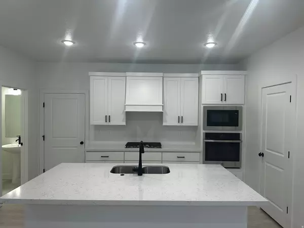 Mapleton, UT 84664,61 S LUNAR WAY