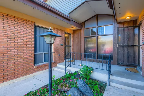 Salt Lake City, UT 84105,1520 S 1000 E