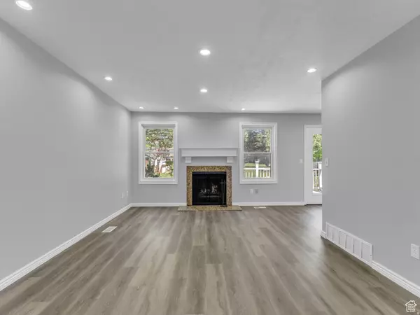 Sandy, UT 84094,8335 S 1050 E