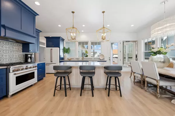 South Jordan, UT 84009,10888 S LAKE ISLAND DR #166