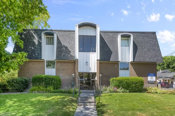 Salt Lake City, UT 84102,1155 E 200 S