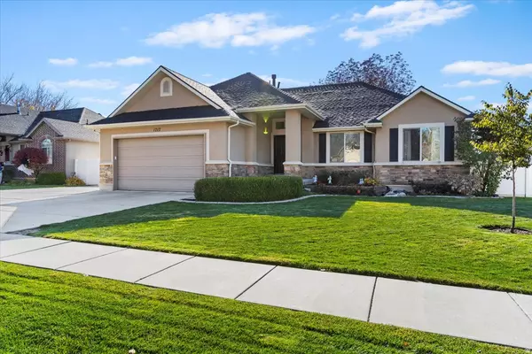 1717 W 2525 S, Syracuse, UT 84075