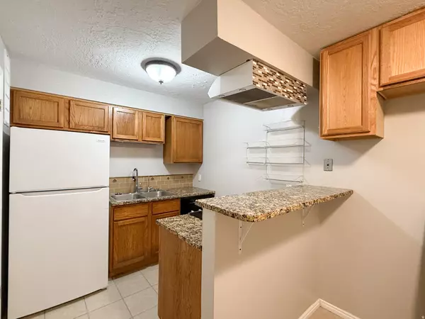 Ogden, UT 84404,1175 S CANYON RD #80