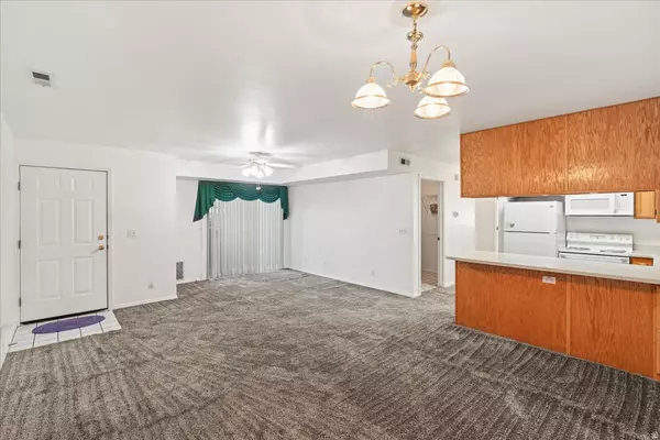 South Salt Lake, UT 84115,278 E NEW CENTURY LN S #A