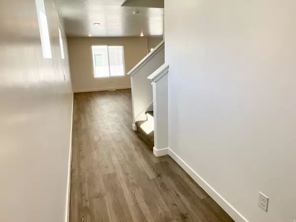 Magna, UT 84044,3828 S APEX MINE DR W