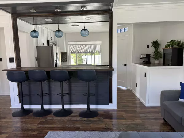 Salt Lake City, UT 84107,5762 S MCMILLAN CIR E