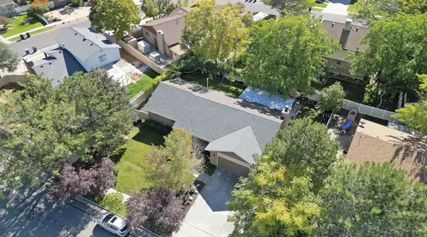 Sandy, UT 84092,1612 E HIDDEN VALLEY RD