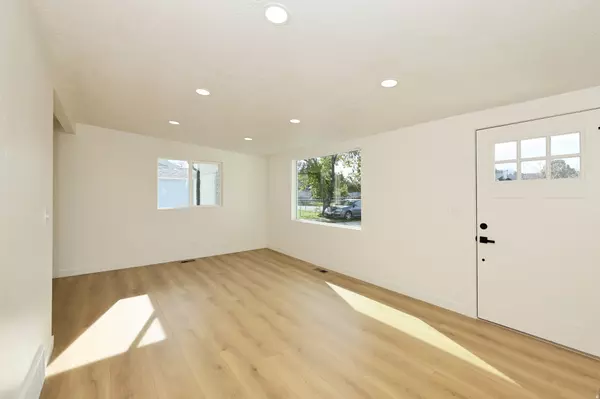 West Valley City, UT 84119,2999 S 2910 W