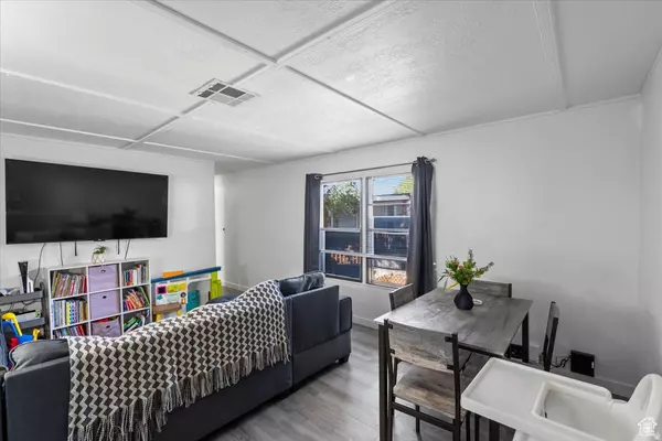 Layton, UT 84041,2875 N HILL FIELD RD #17