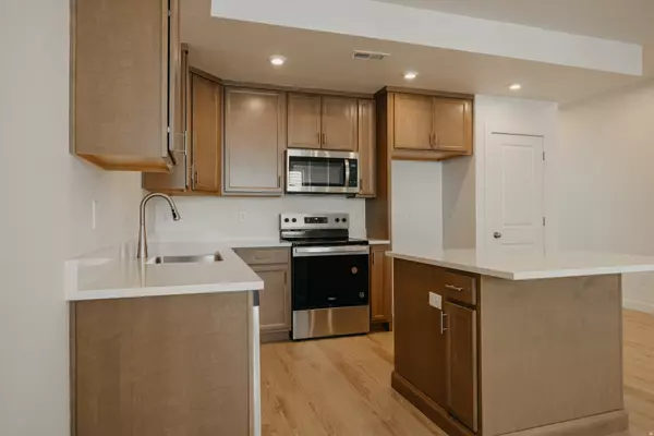 North Ogden, UT 84414,247 E 1825 N #11