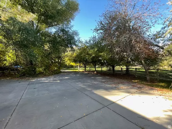 Grantsville, UT 84029,187 N WATERHOLE WAY E