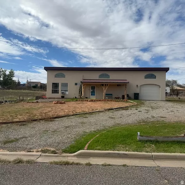 256 S 300 E, Blanding, UT 84511