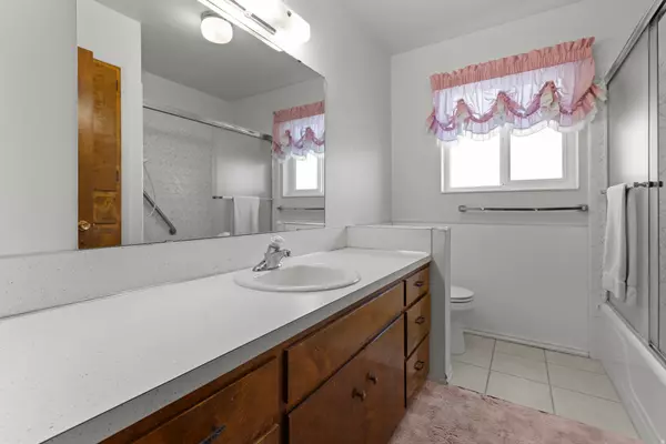 Thatcher, UT 84337,9356 N 11600 W