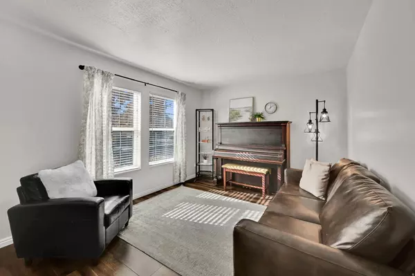 Clinton, UT 84015,922 W 1420 N