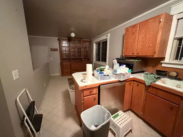 West Jordan, UT 84084,2510 W JORDAN MEADOWS LN S