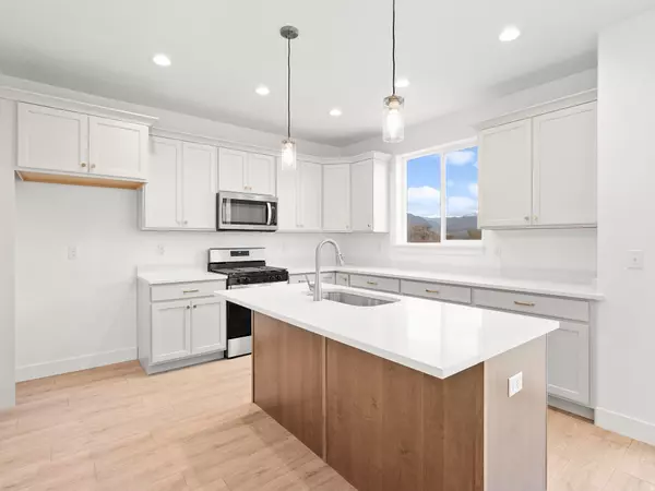 Salem, UT 84653,406 E LUNA CIR #61