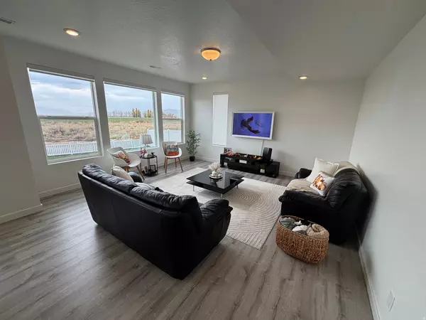 Syracuse, UT 84075,2983 W N SHORE DR