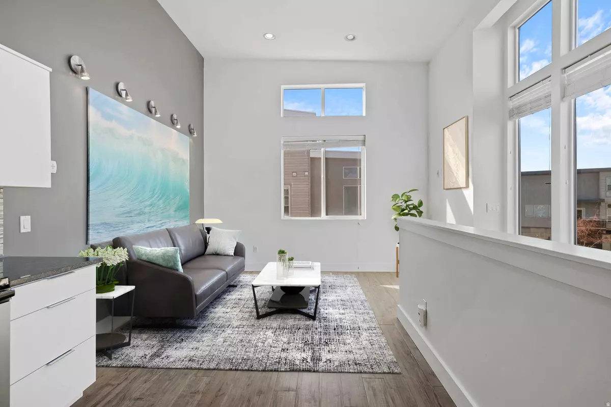 Midvale, UT 84047,1001 W ROOFTOP DR