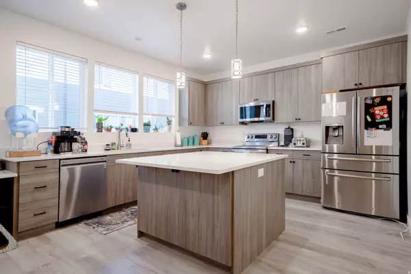 Kearns, UT 84118,6160 S MIRAMONTE WAY W #T30