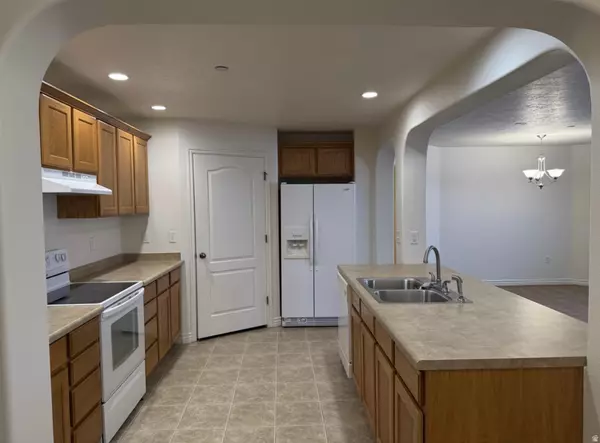 Pleasant Grove, UT 84062,123 N ROMNEY LN #103