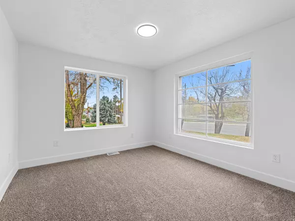 Murray, UT 84117,5245 S 900 E