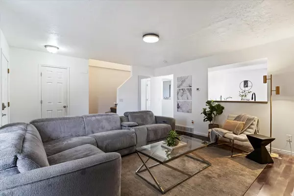 Clearfield, UT 84015,518 S 450 E