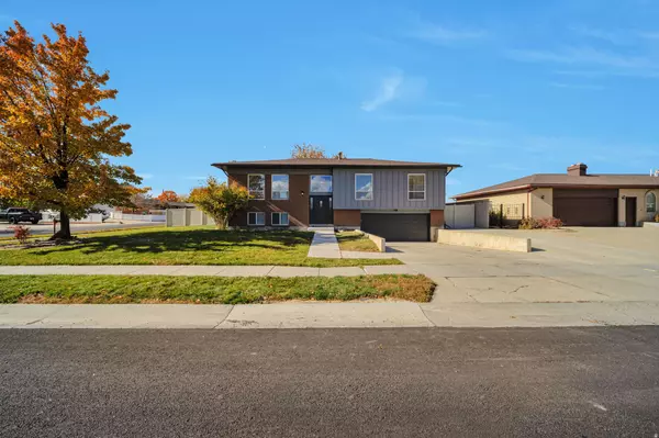 West Jordan, UT 84084,7604 S AUTUMN DR