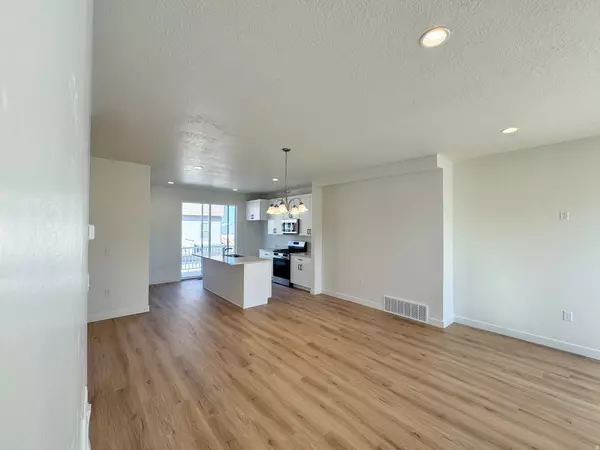 Layton, UT 84041,1682 N 1600 W