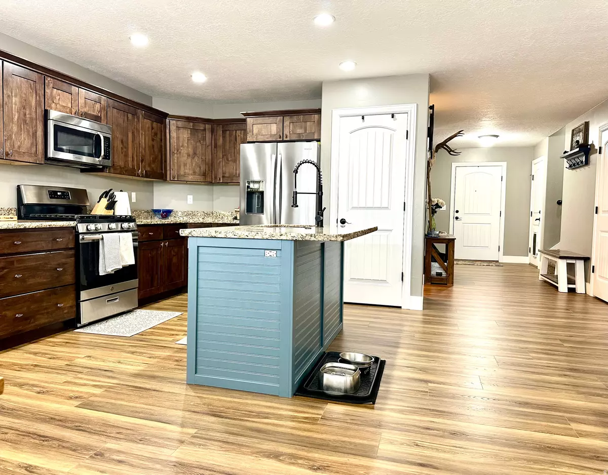 Vernal, UT 84078,1387 S 1600 W